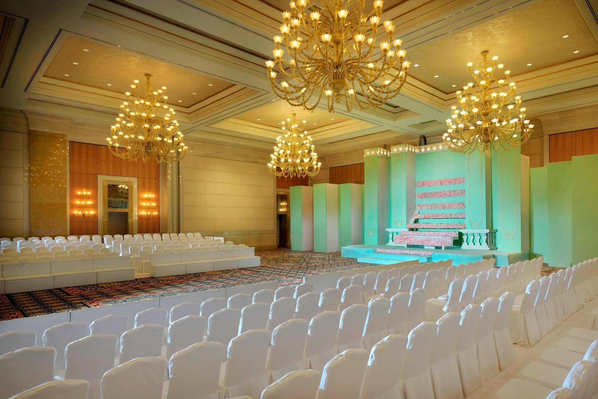 Courtyard By Marriott Kuwait City Exterior photo