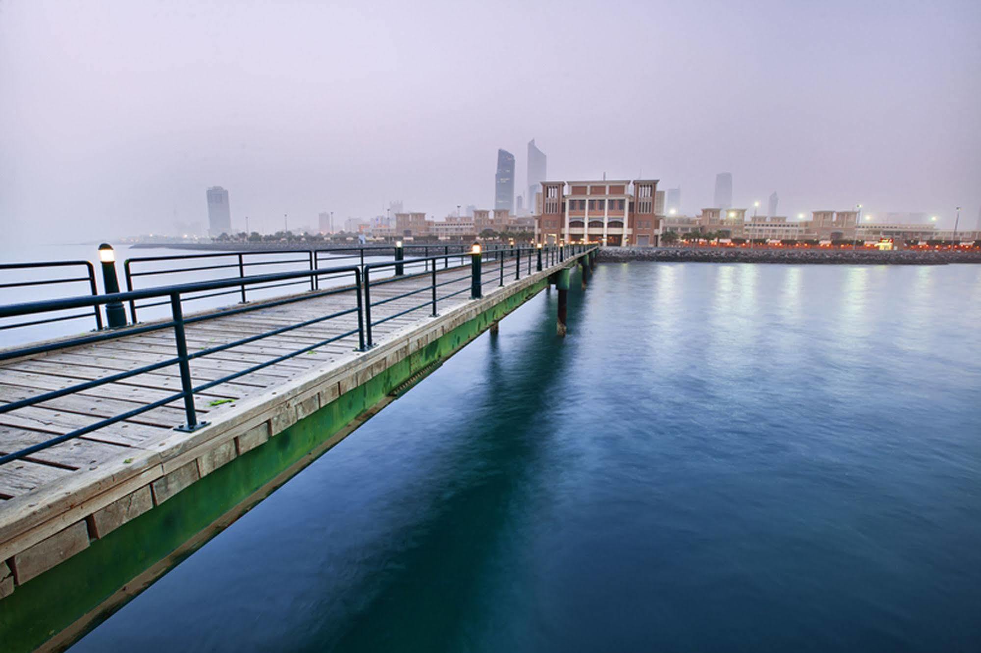 Courtyard By Marriott Kuwait City Exterior photo